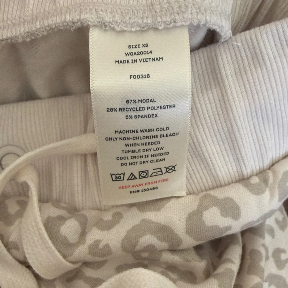 We Wander Cheetah Print Lounge Pant- Joggers - Size XS NWT - Picture 9 of 9